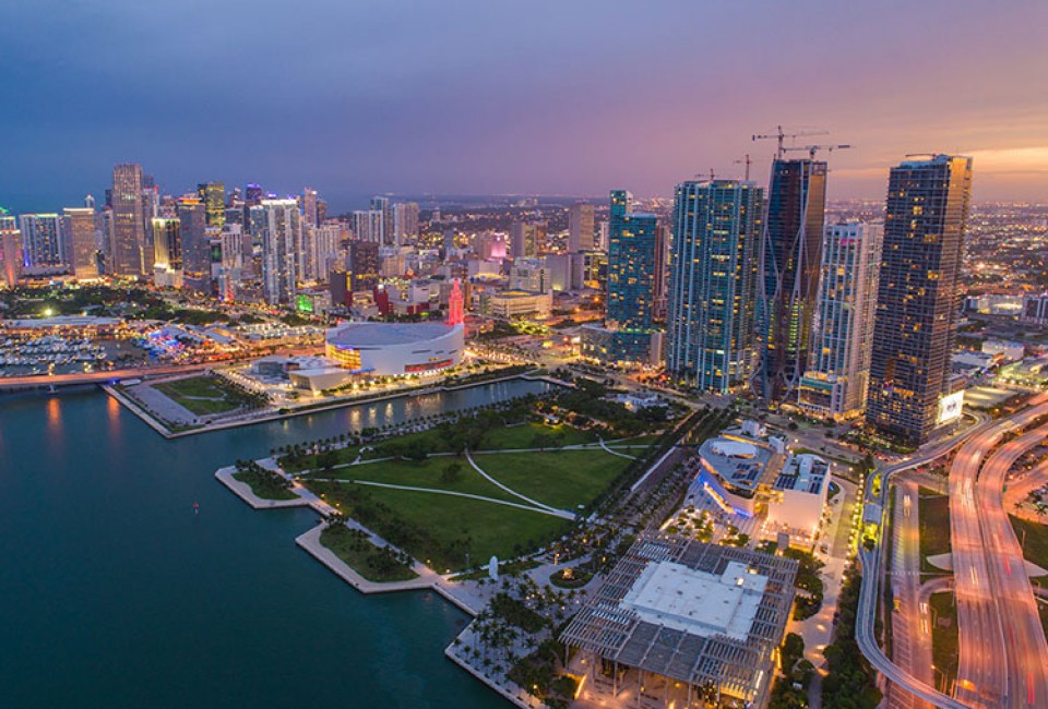 View of a city with a beautiful pink sunset