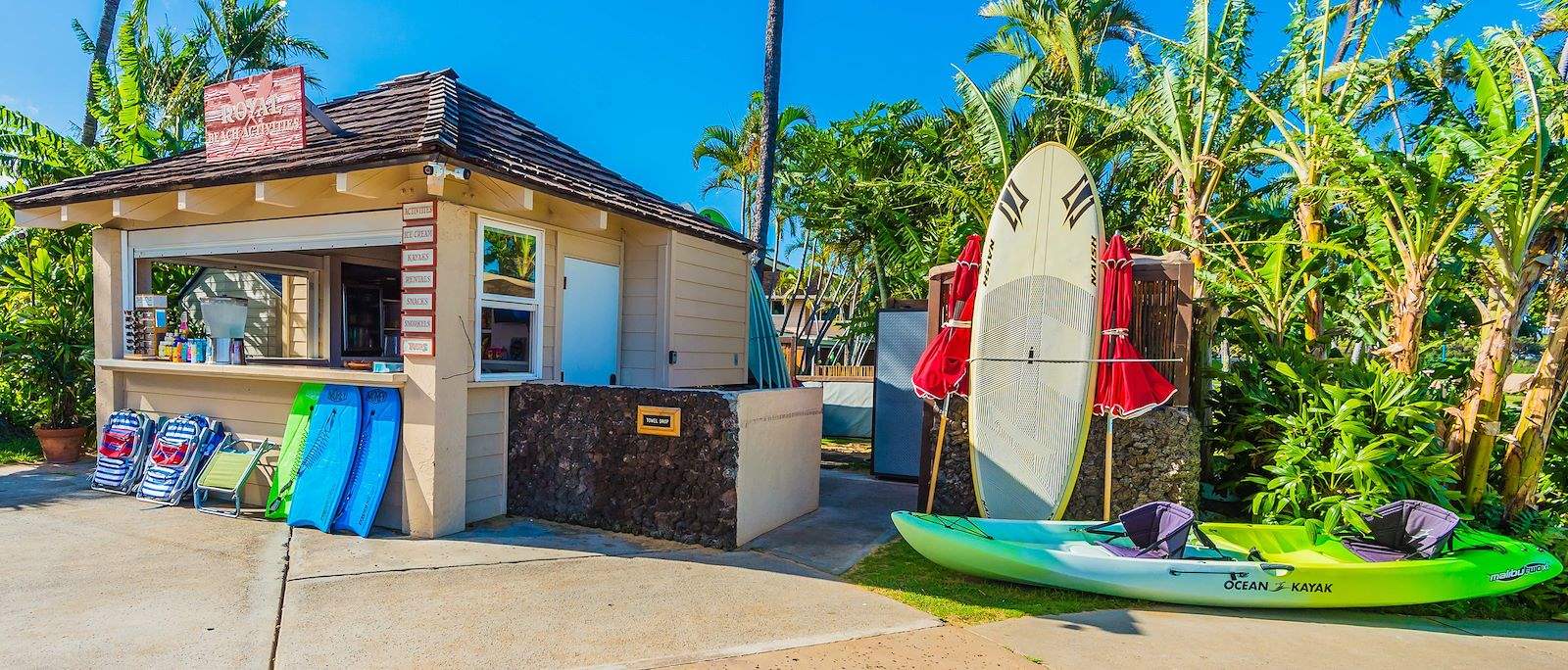 Cabin by the beach with surf boards