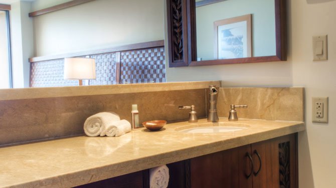 lahaina kai tower bathroom