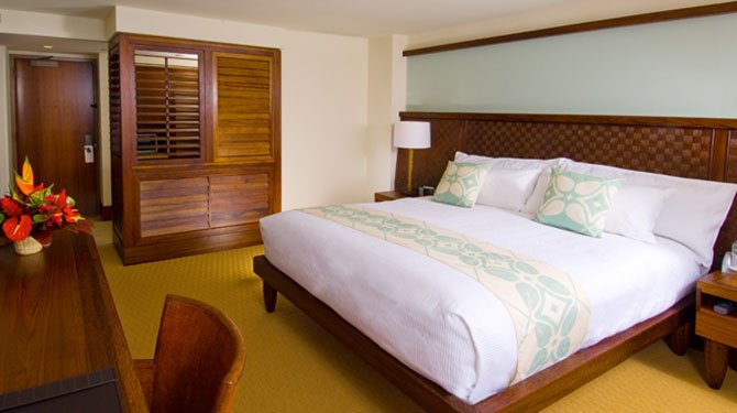 lahaina kai tower king bed