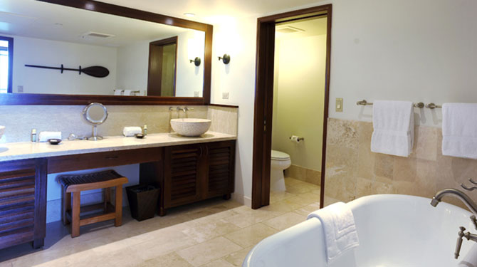 one bedroom lanai suite bathroom