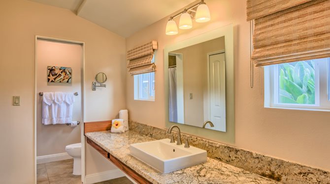 royal lahaina beach cottages deluxe two bedroom bathroom