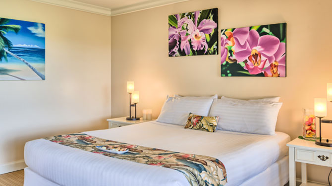 royal lahaina beach cottages room interior