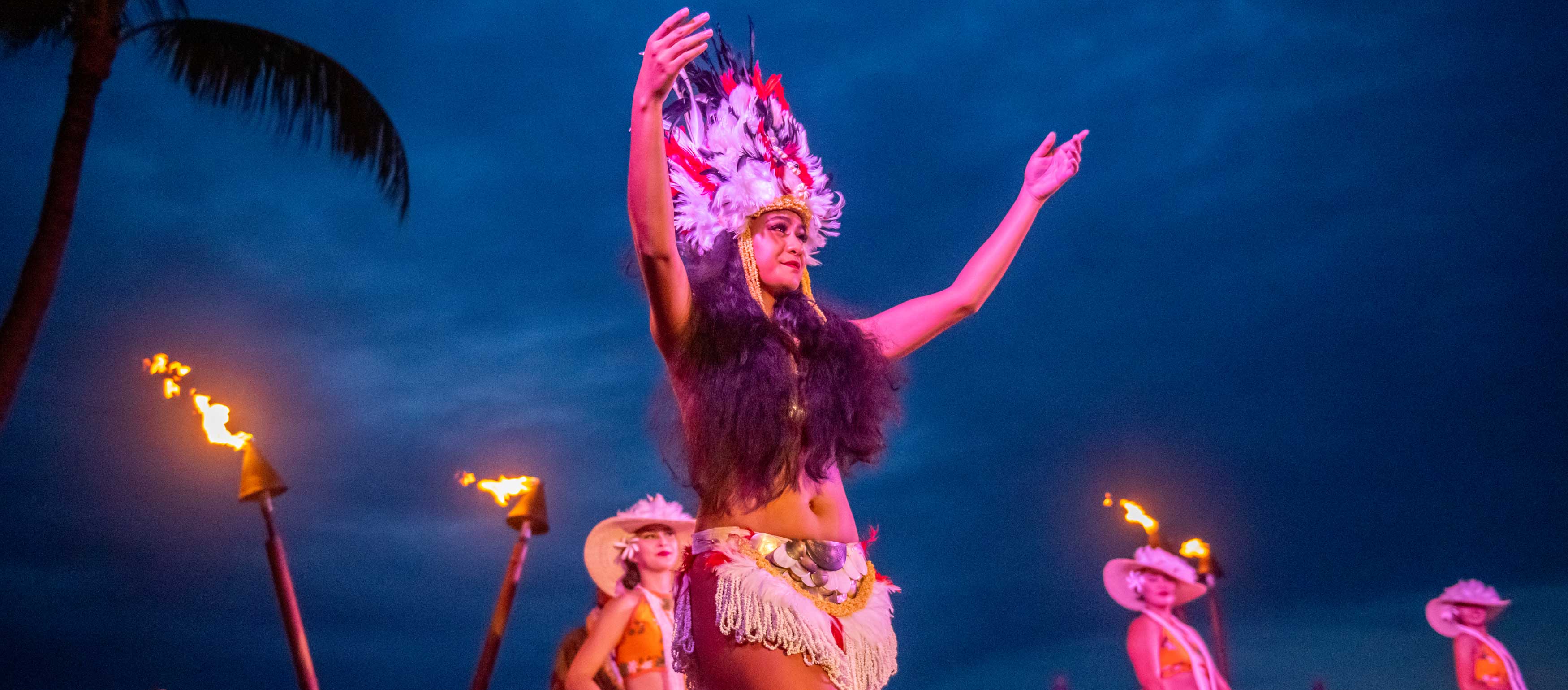 voyagers of the pacific luau dancers