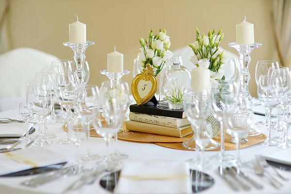 round table ready for a wedding reception