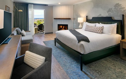 hotel bedroom with view of ocean
