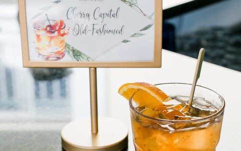 old fashioned cocktail with orange slice 