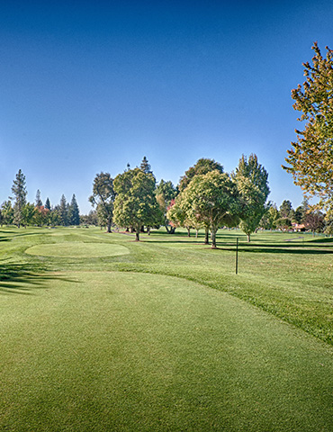 Par 4 / Yards 413