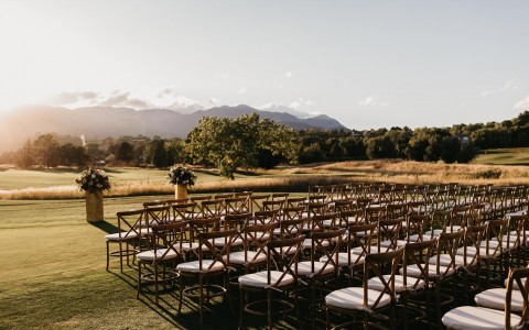 wedding ceremony chipping green photo by Anna Szczekutowicz