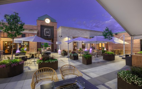 courtyard restaurant areas