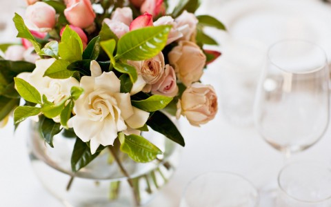 dolce ivey spencer weddings floral arrangement 