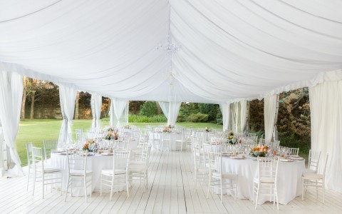 dolce ivey spencer weddings tent set up