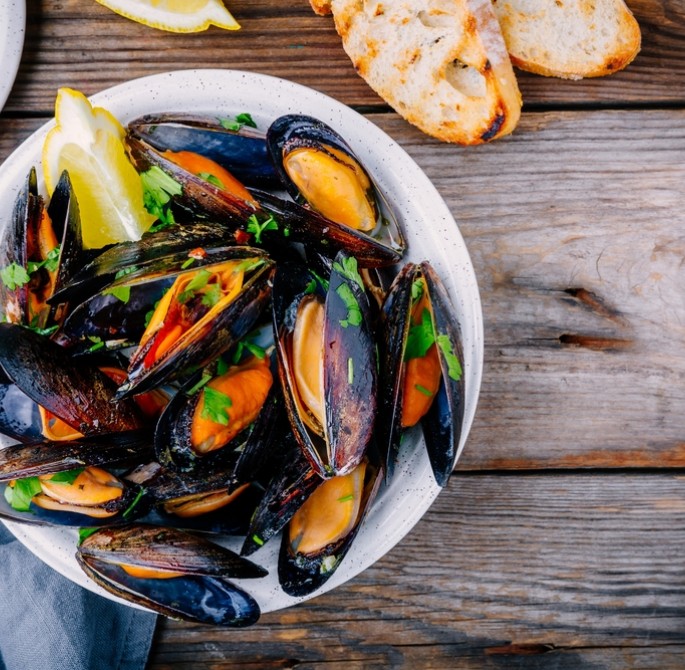 seafood plate of mussels