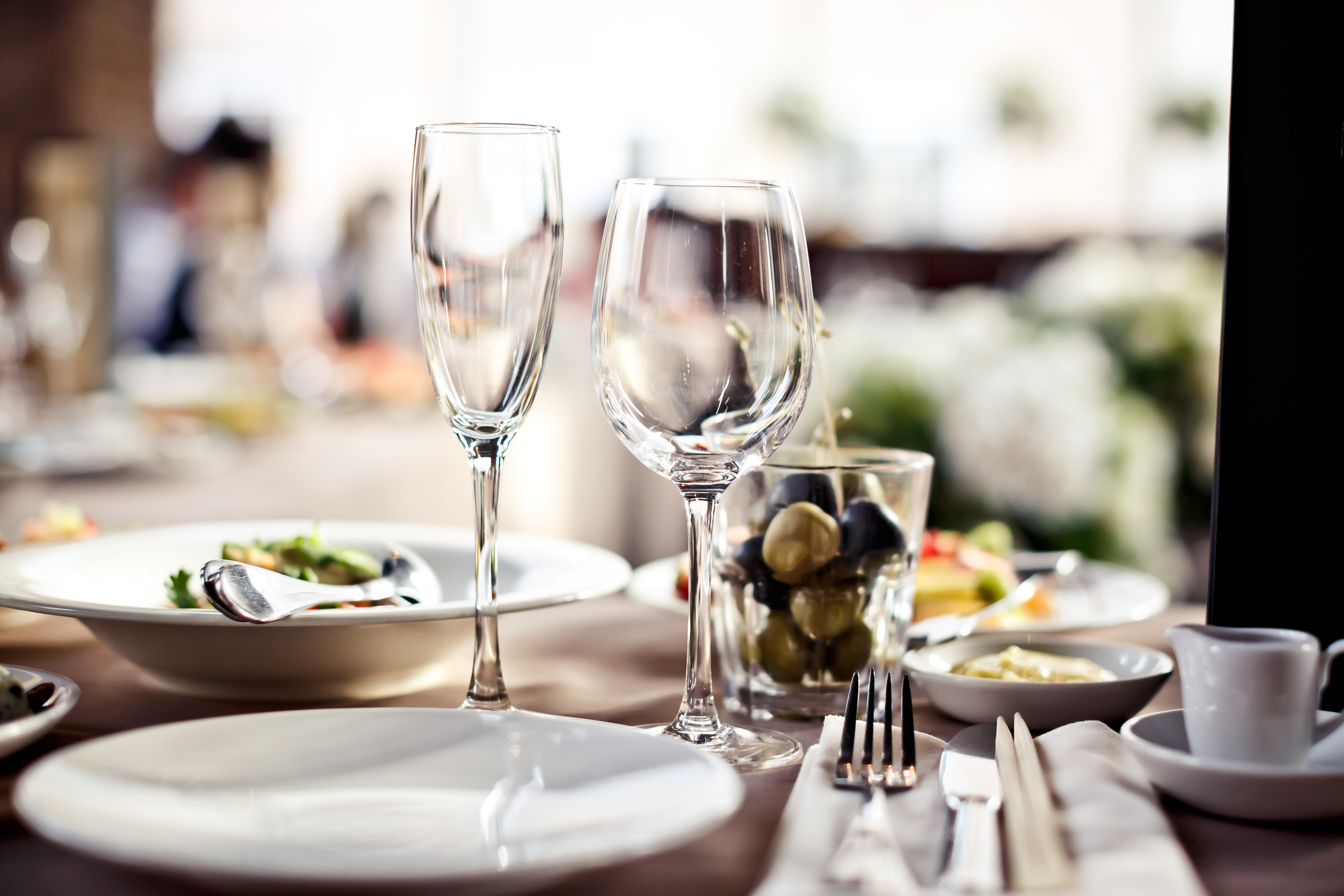 wine glasses on table dining dolce