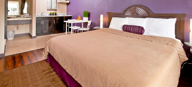 AluraInn Rooms KingKitchenSuite