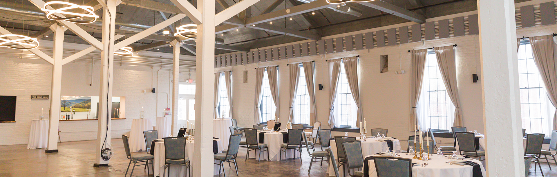 General view of an elegant venue