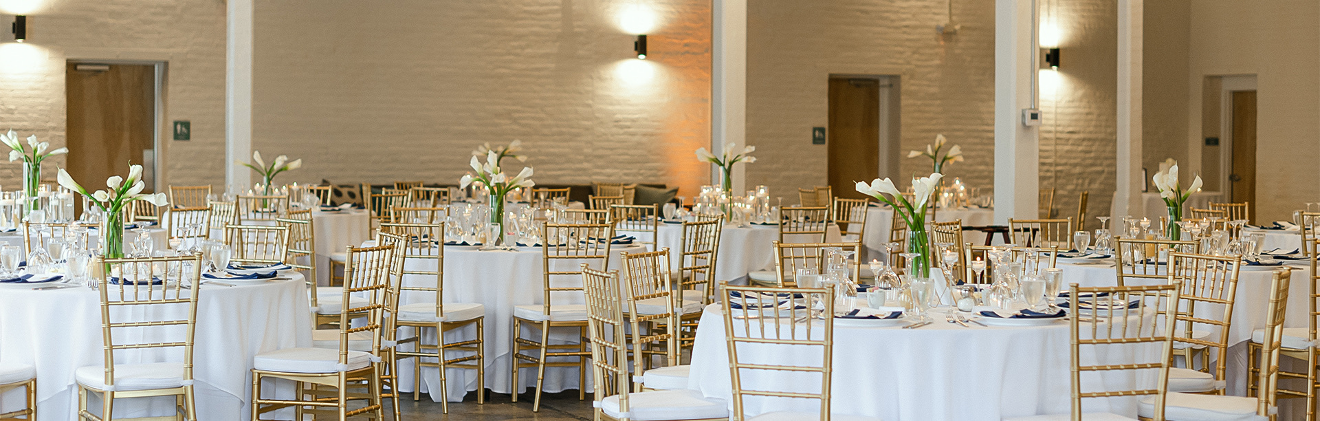 View of a wonderful venue with a wedding setup