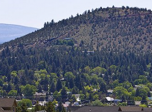 pilot butte volcano in bend oregon