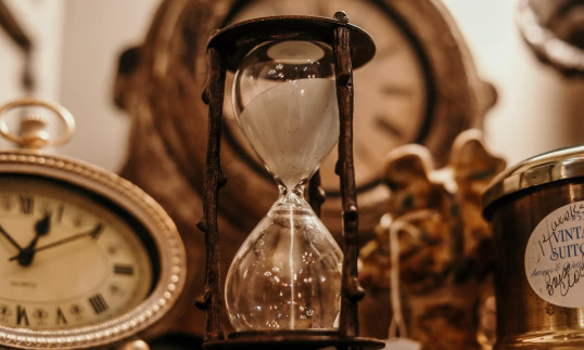 Clock and Hourglass Antinques