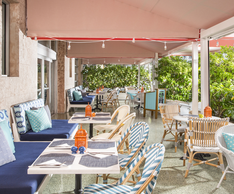 outdoor patio dining