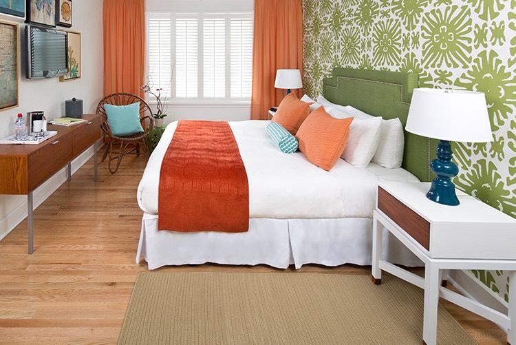 circa 39 king bedroom with writing desk and corner accent chair