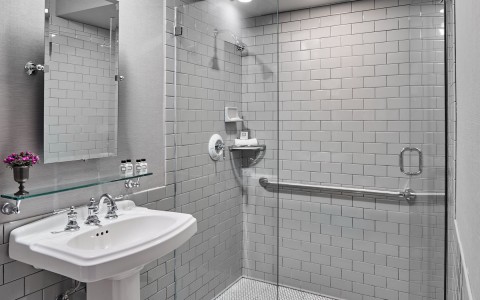 colgate inn white bathroom