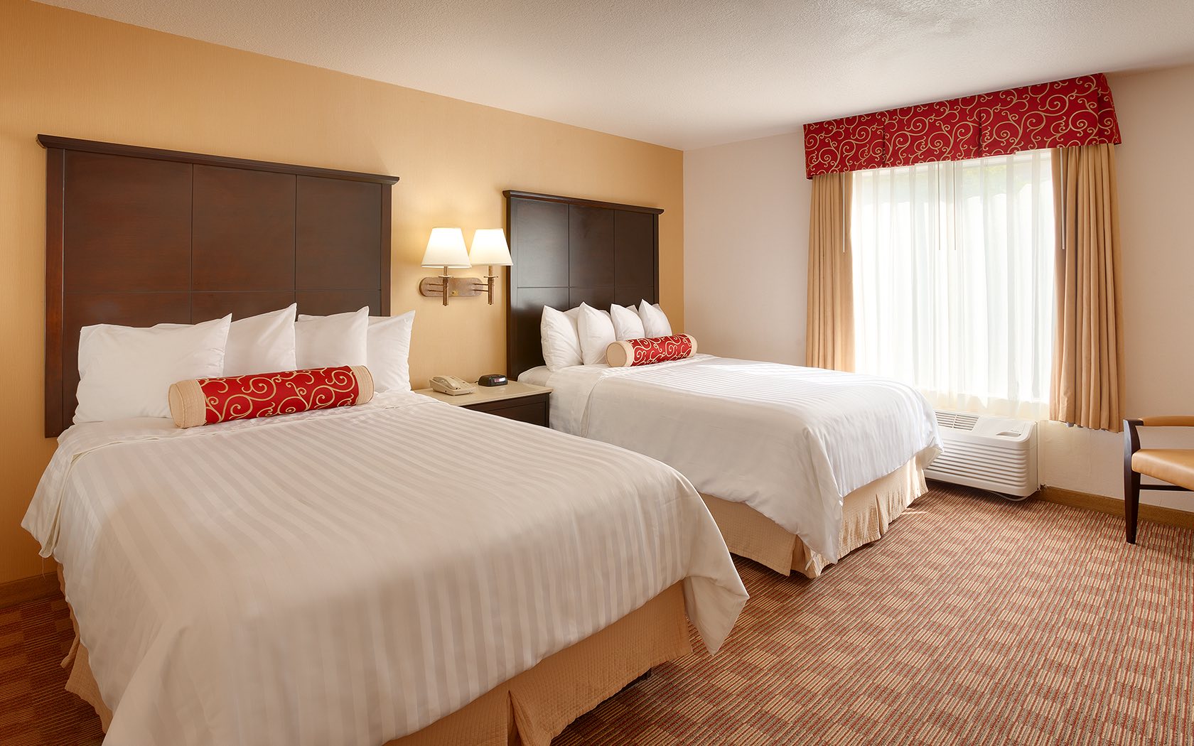 Hotel Rooms Near Disneyland Suites Cortona Inn And Suites