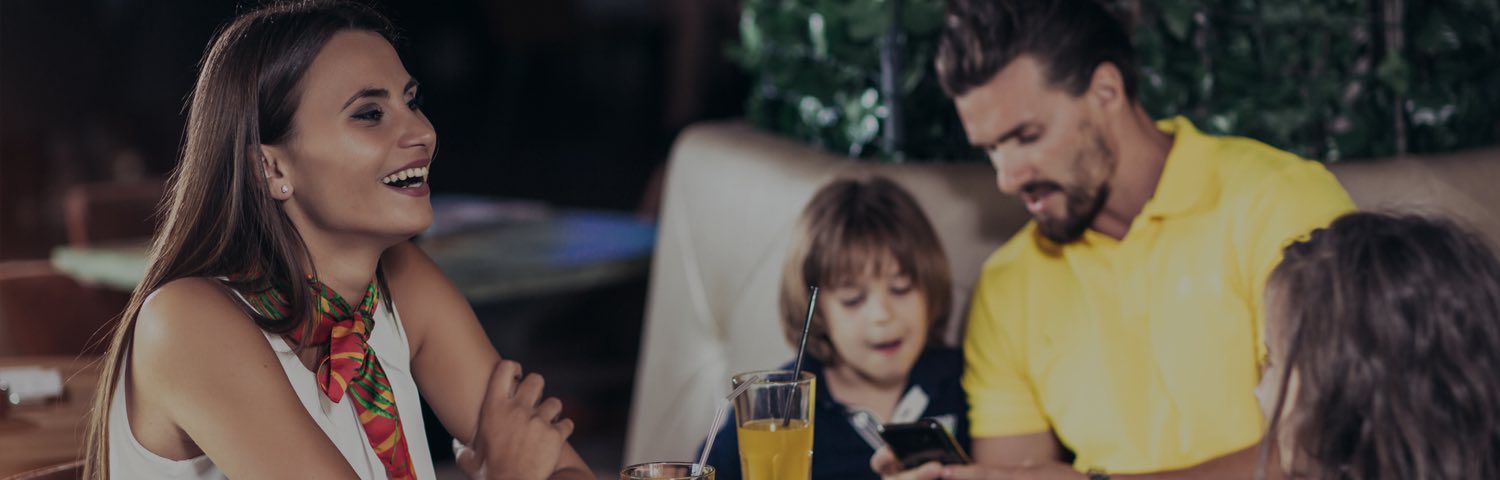 kids eating dinner