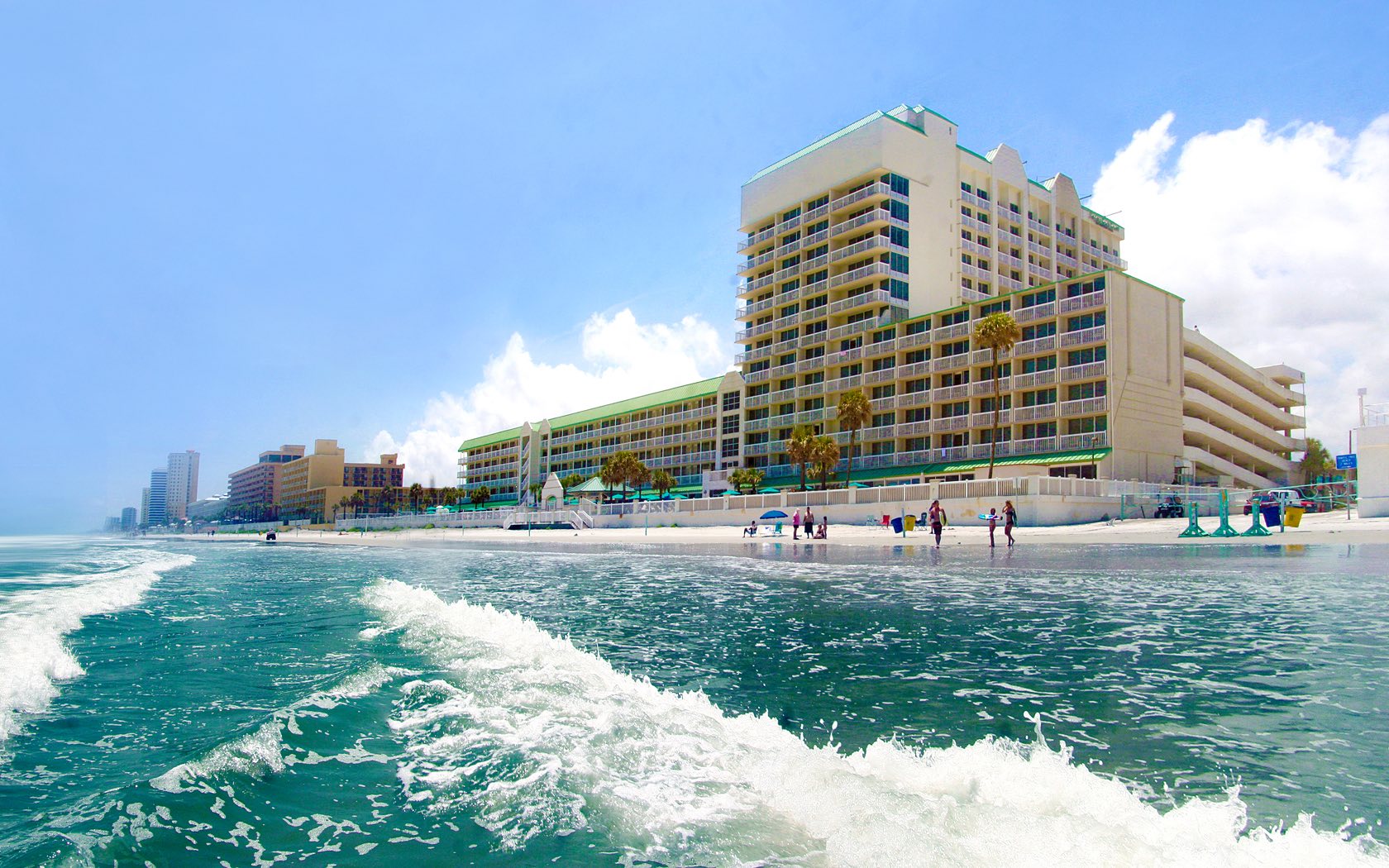 Daytona beach hotels with balcony
