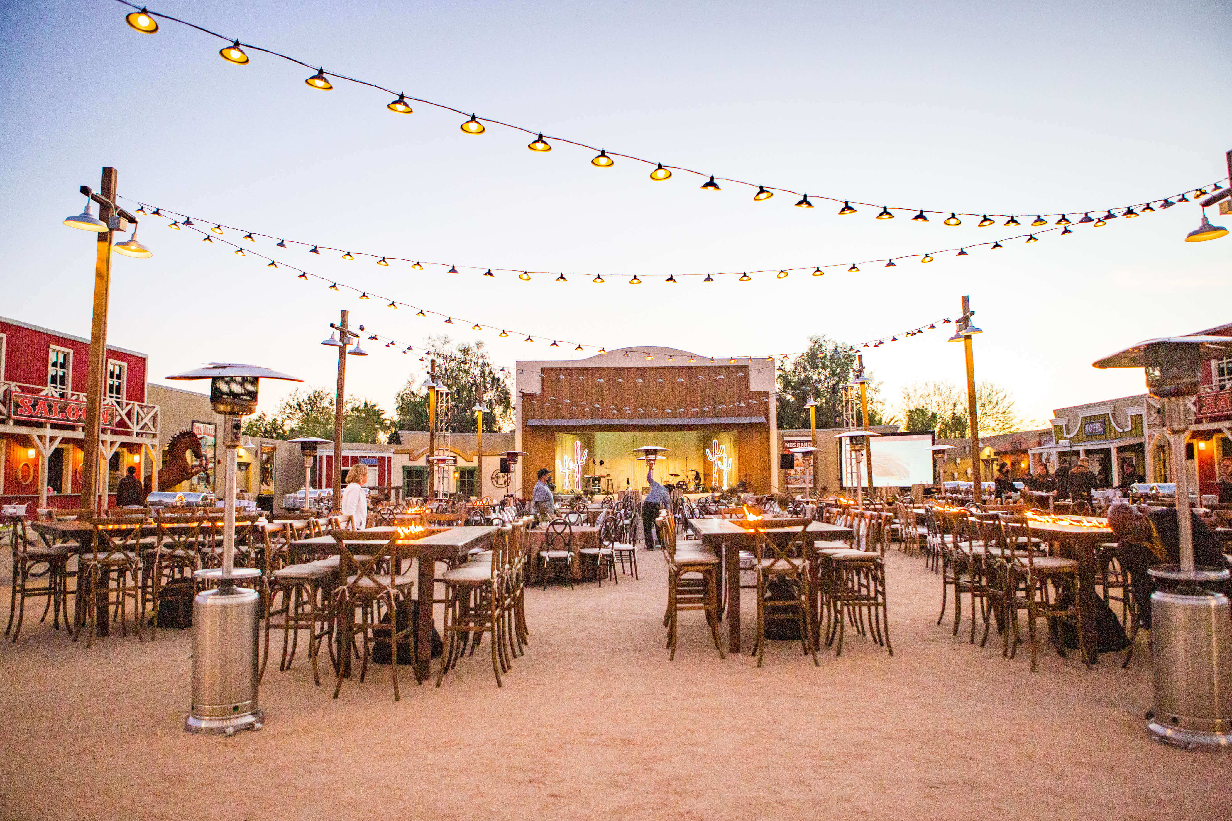 General view of a bug outdoors dining area
