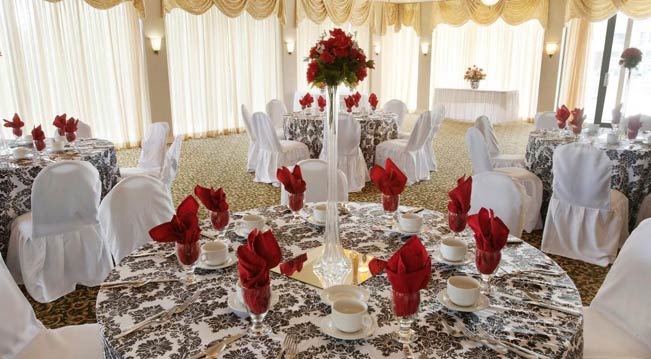 Palm Banquet setup with red napkins