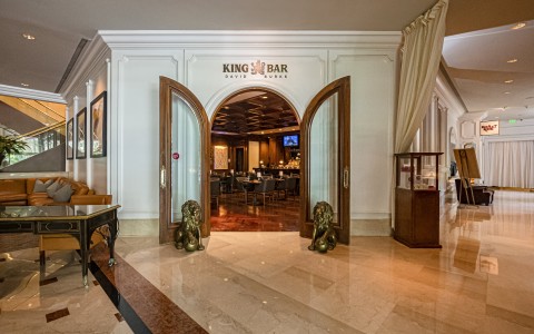 King bar front door
