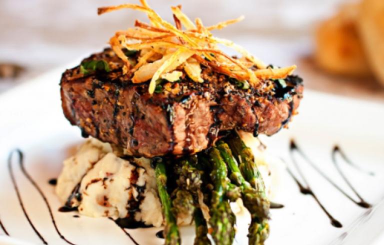 Steak, asparagus and mashed potato