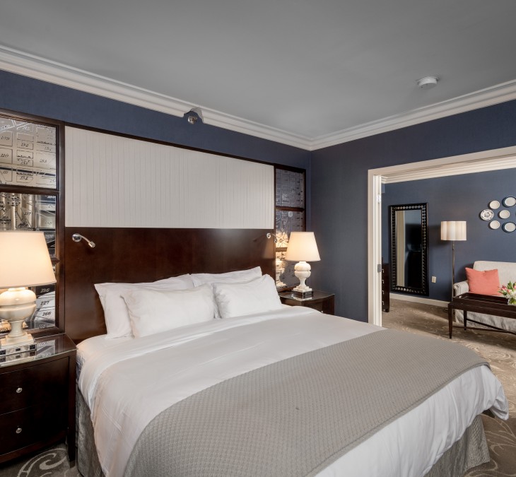 Suites Hamilton Hotel