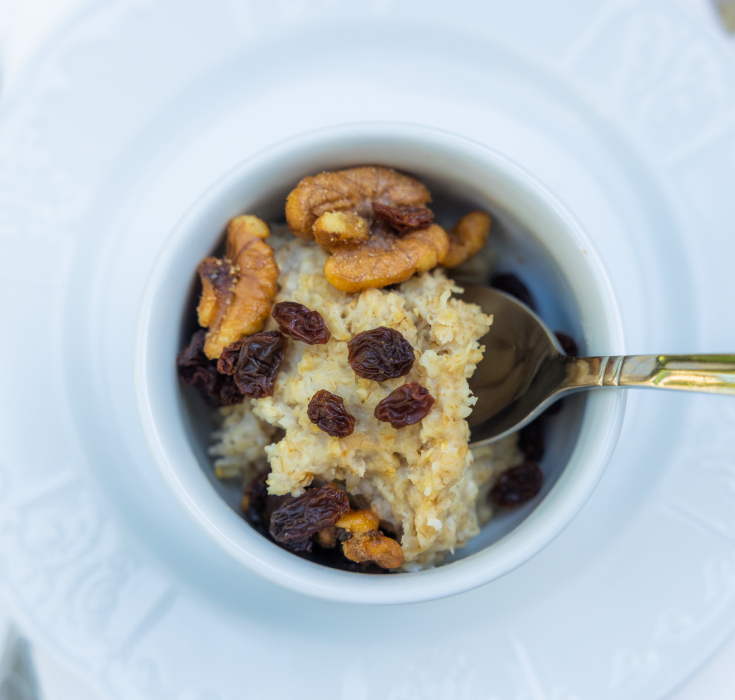 harbour view breakfast bowl with raisins and oatmeal
