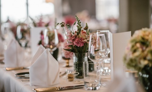 wedding dinner table setting