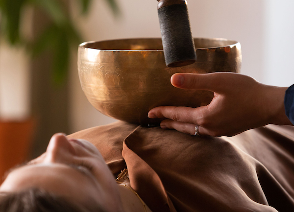 VIBRATIONAL SINGING BOWL THERAPY