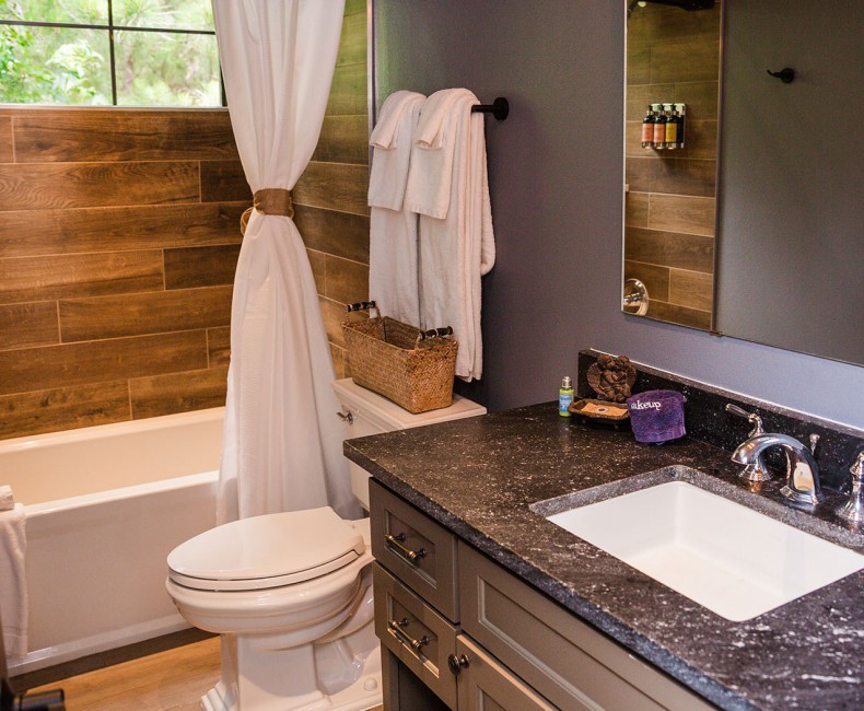 view of bathroom with tub and sink