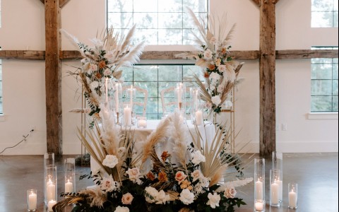 beautiful floral head table 