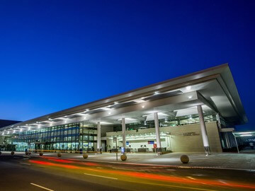 Outside view of Clinton Airport building
