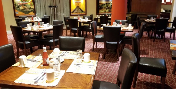 Queens Restaurant Long Island City Holiday Inn Manhattan View Dining