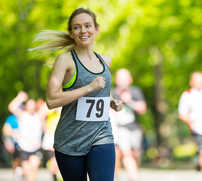 woman running in a marathon