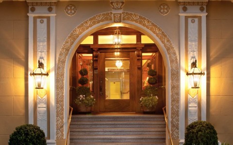 Hotel Drisco entrance header