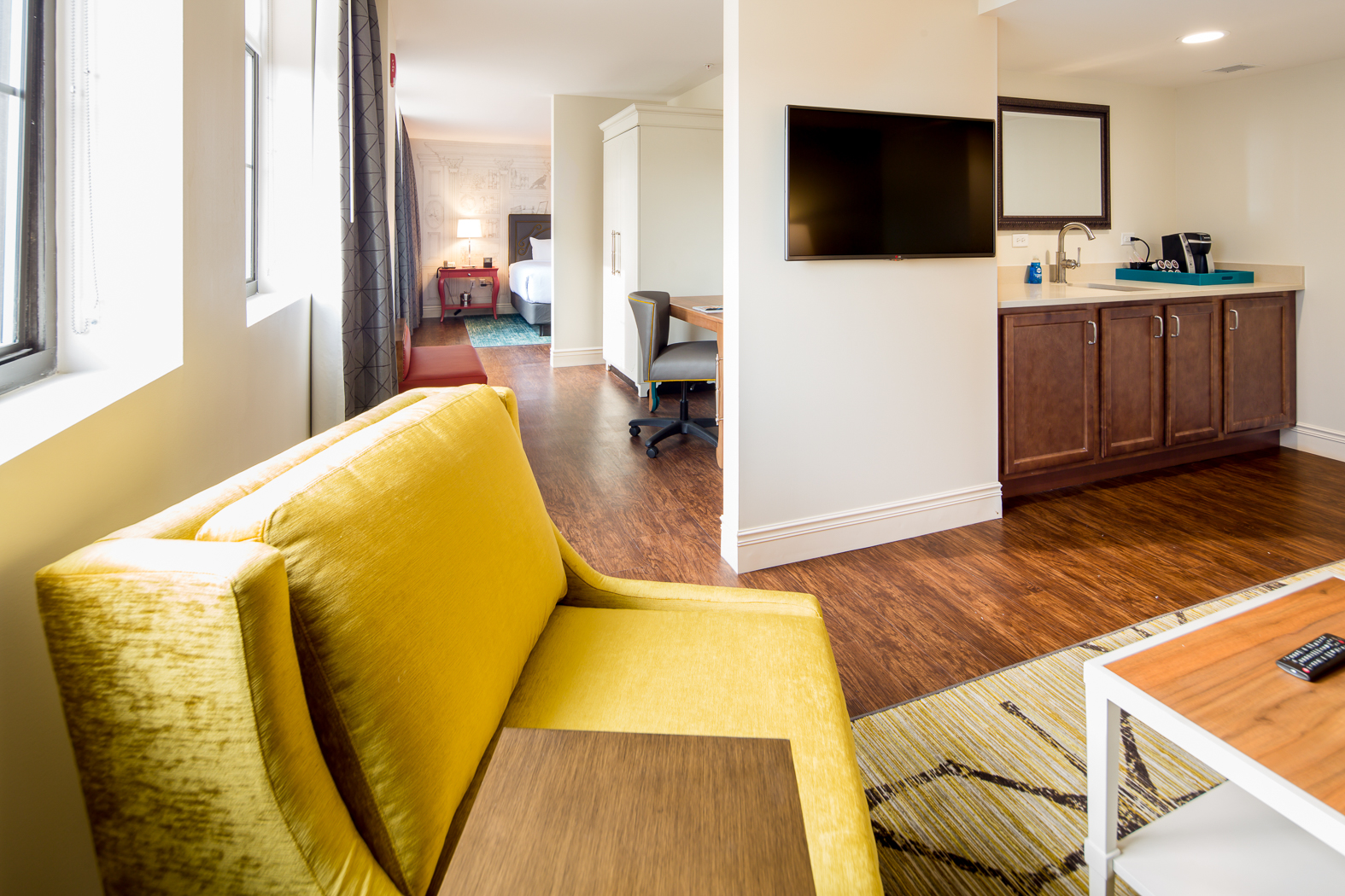 Hotel Downtown Baltimore Indigo Mt Vernon King Suite