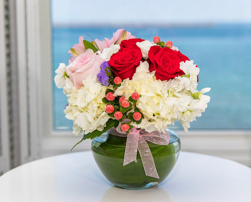 vase of flower arrangement