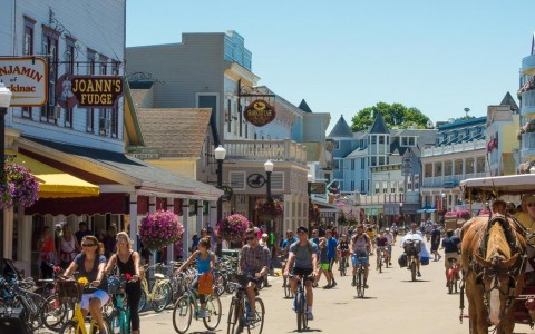 mackinac island shops