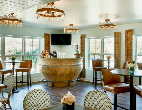 Hotel Simone lobby bar with high top tables