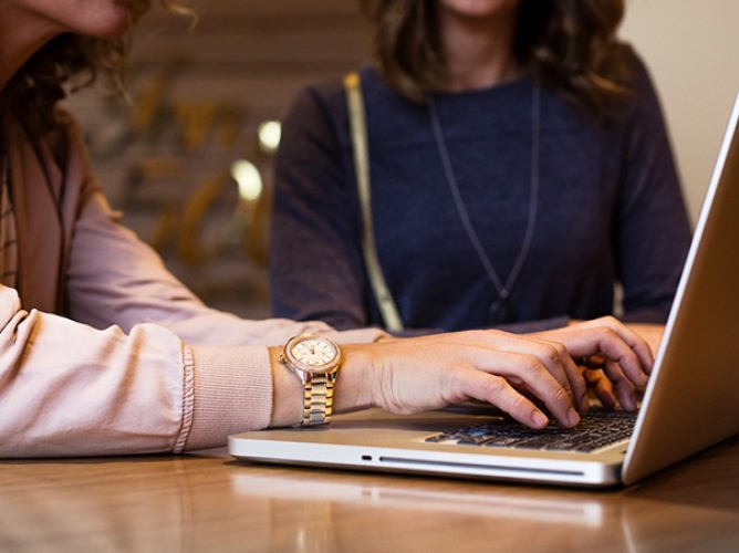 women shopping online