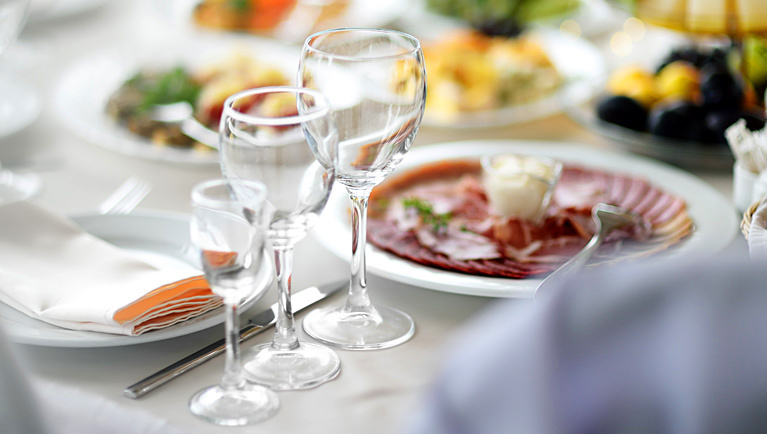 Enjoy a full spread of breakfasts, dinners, drinks and snacks.