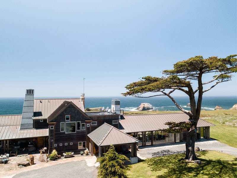 overview of the inn at newport ranch with ocean in the background